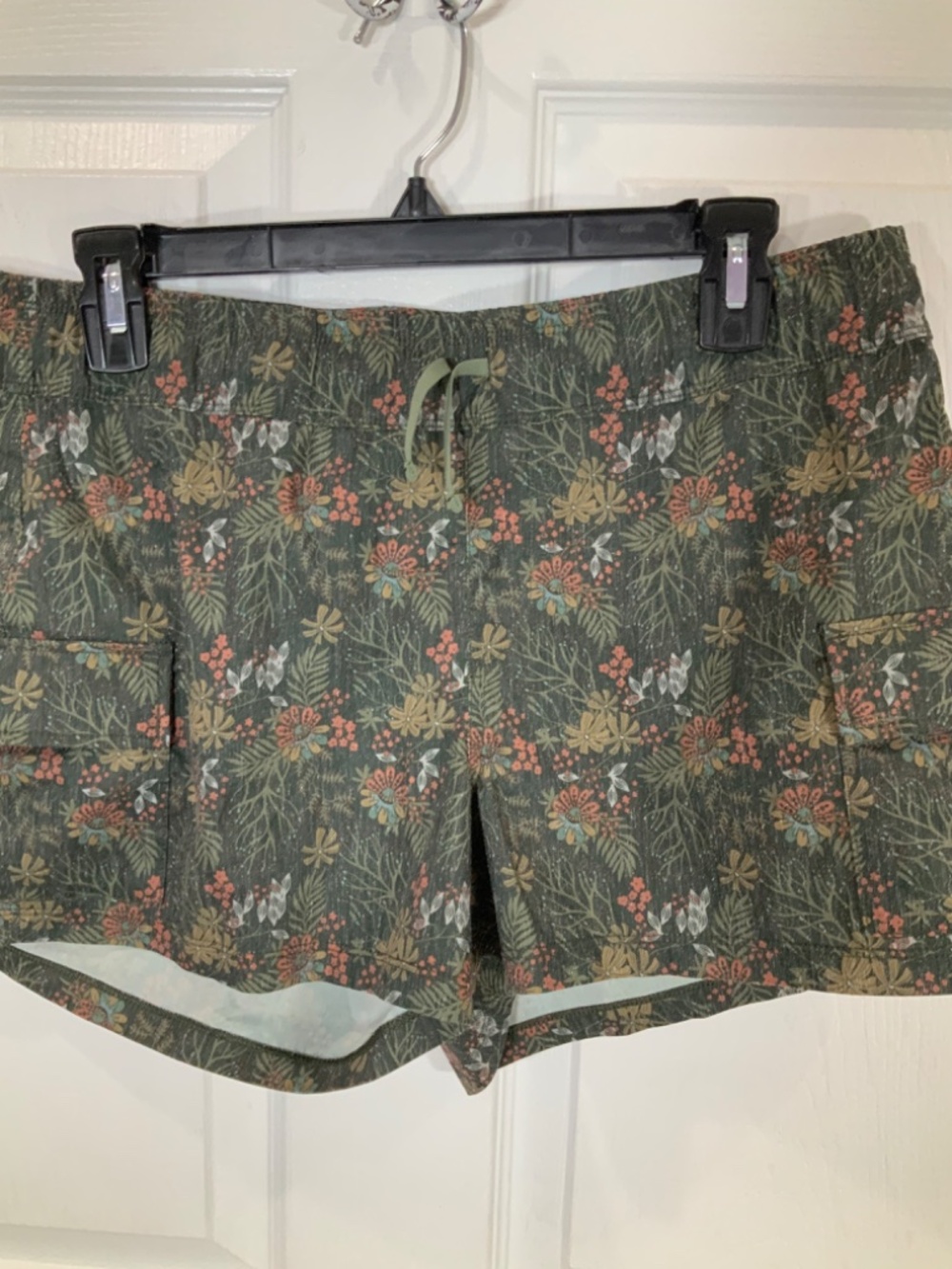 Kuhl Kruiser Getaway Shorts Floral Carbon Woodland Hiking Size Medium - Picture 4 of 10